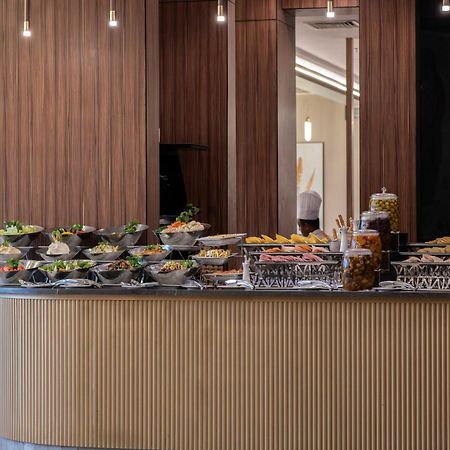 Warwick Al Jubail Hotel エクステリア 写真