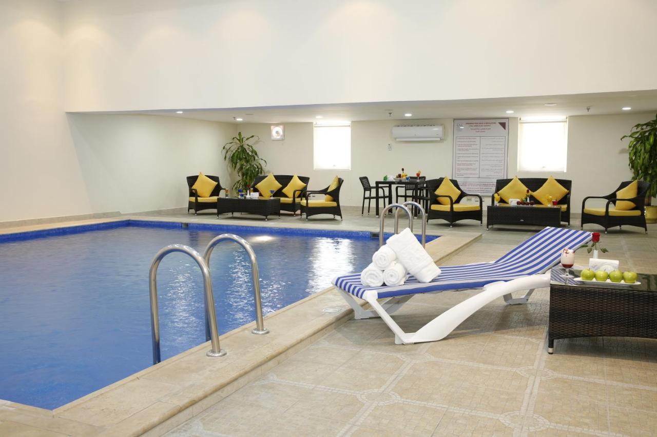 Warwick Al Jubail Hotel エクステリア 写真