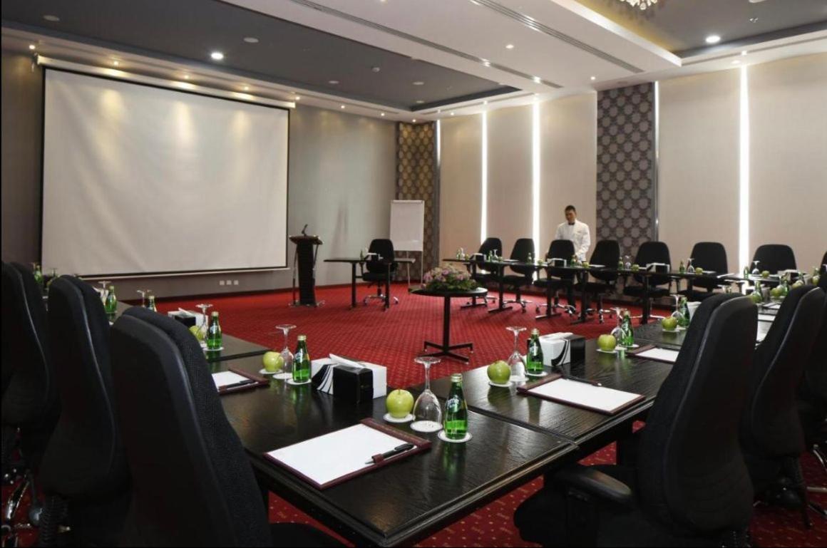 Warwick Al Jubail Hotel エクステリア 写真