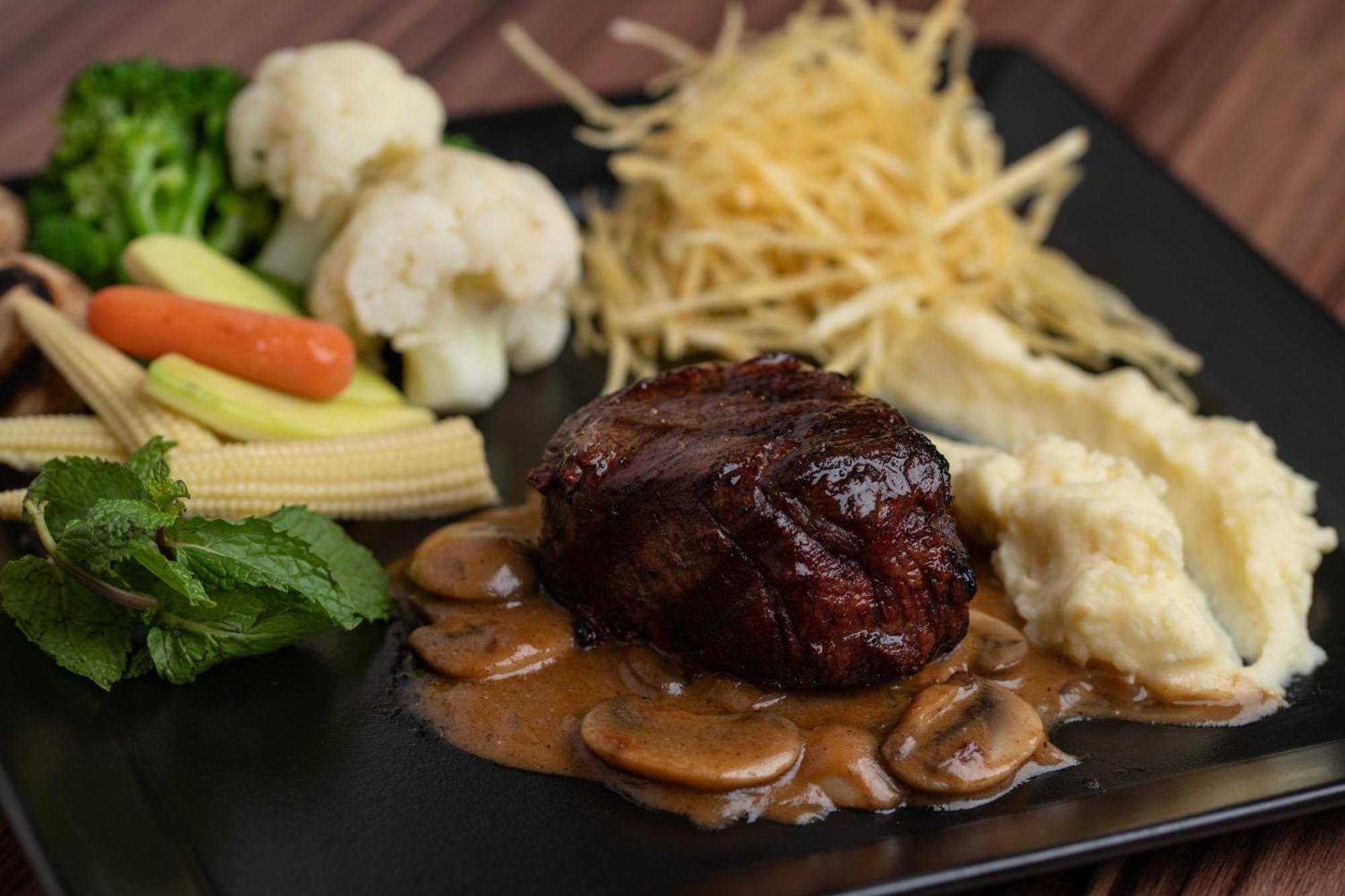 Warwick Al Jubail Hotel エクステリア 写真