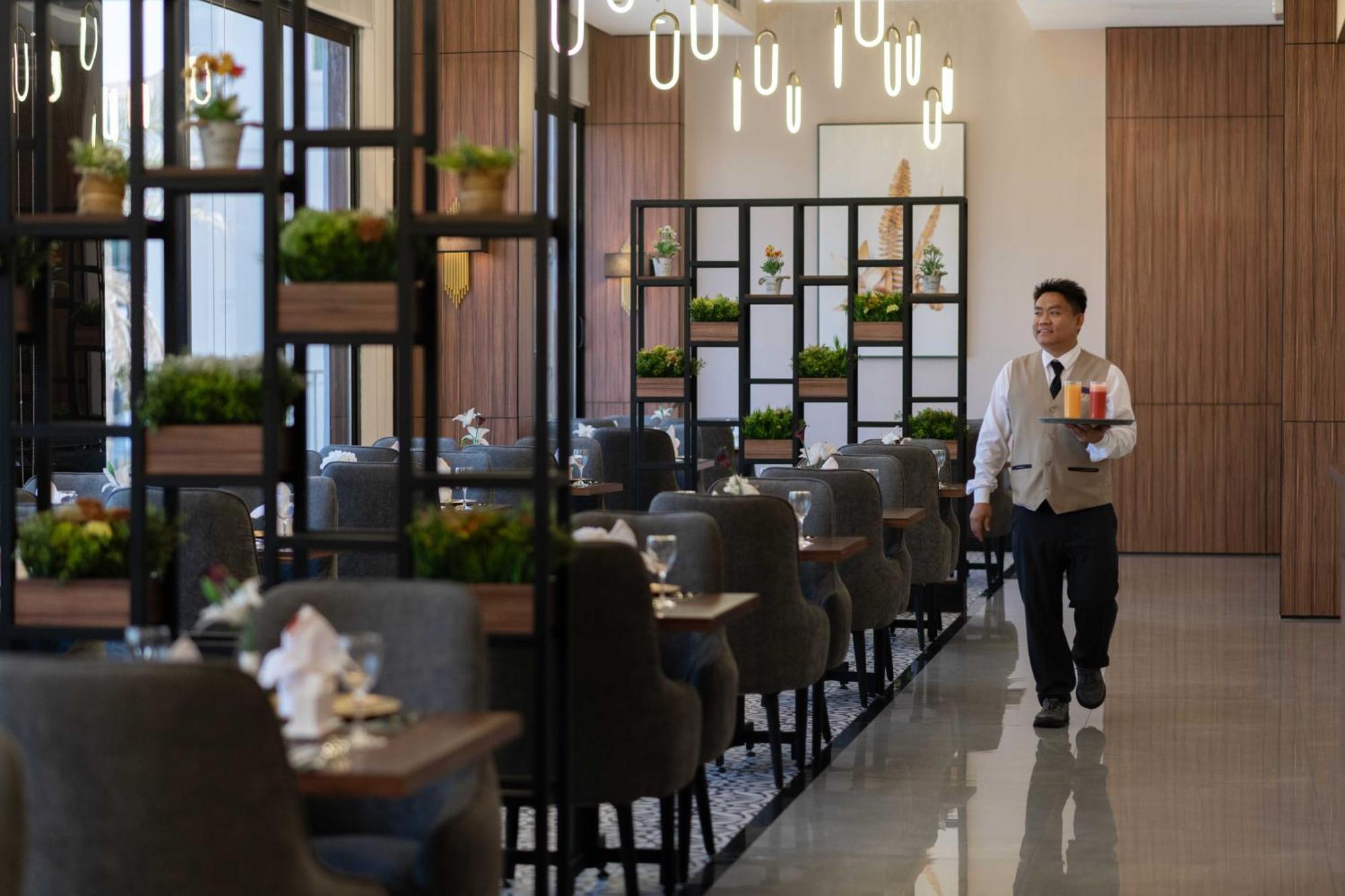 Warwick Al Jubail Hotel エクステリア 写真