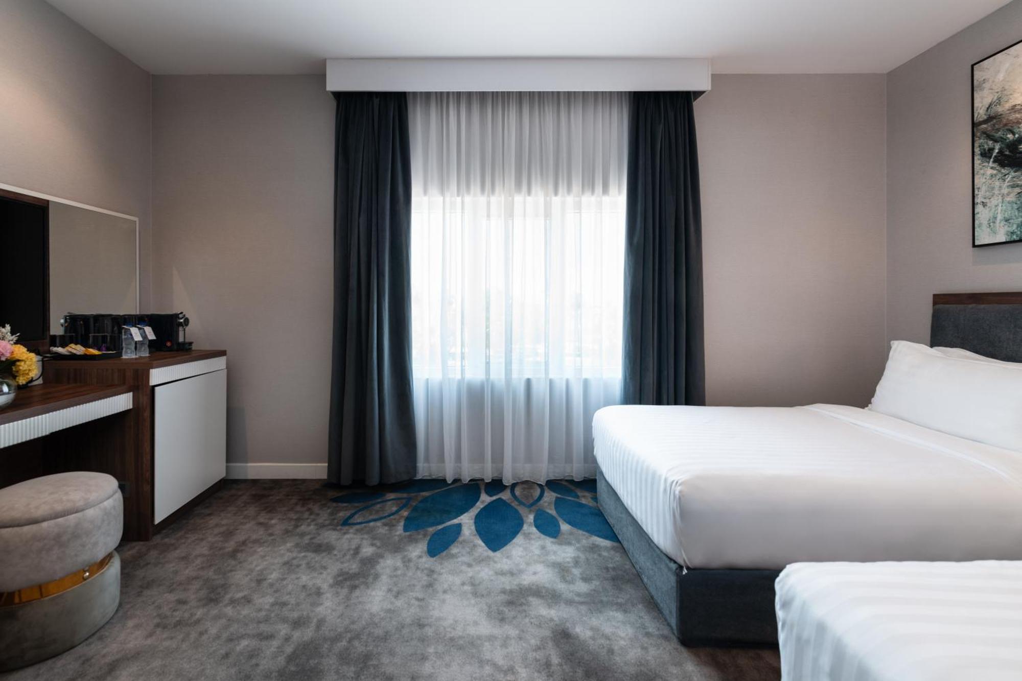 Warwick Al Jubail Hotel エクステリア 写真
