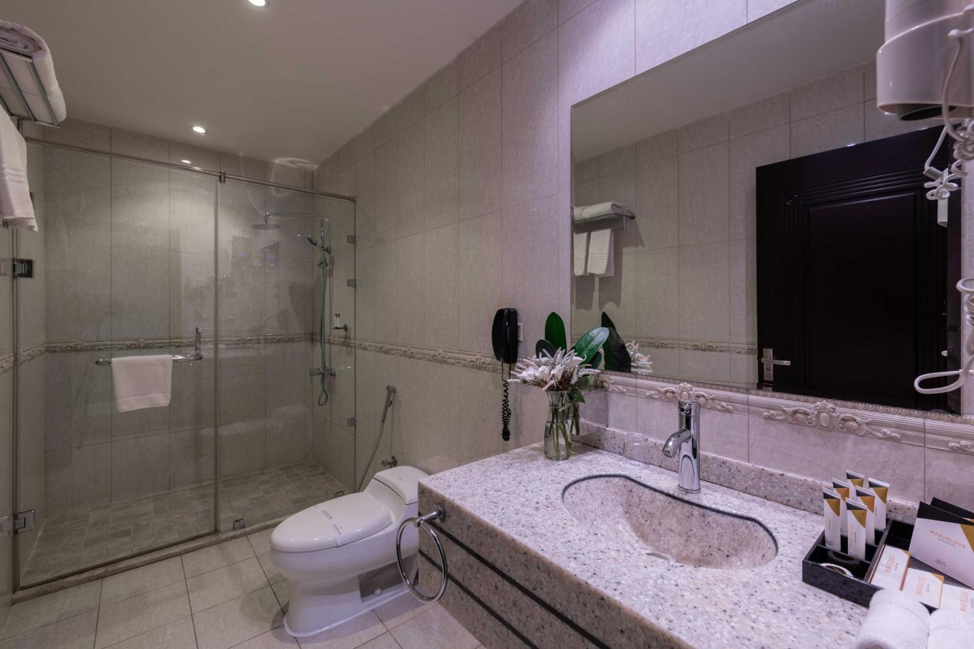 Warwick Al Jubail Hotel エクステリア 写真