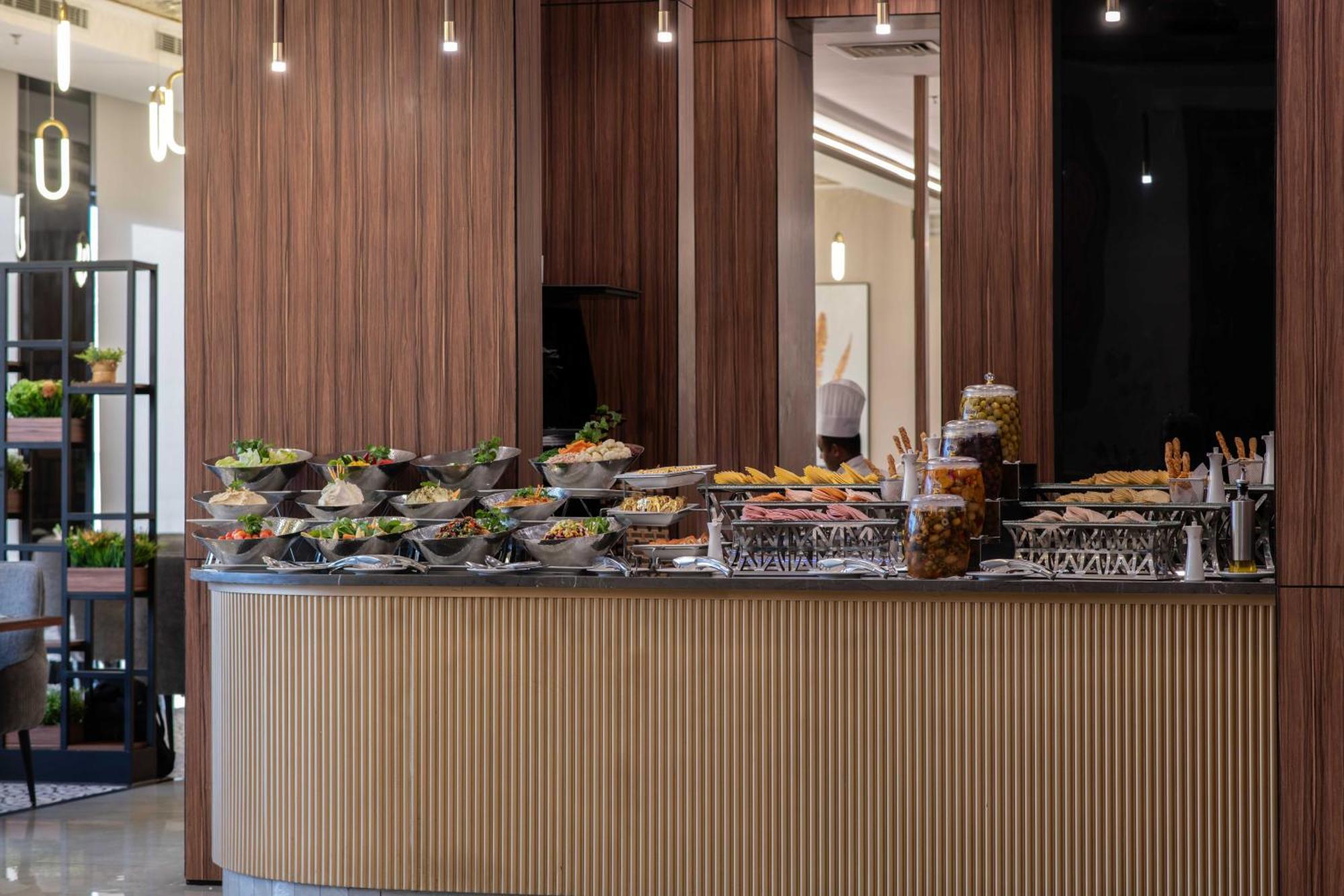 Warwick Al Jubail Hotel エクステリア 写真